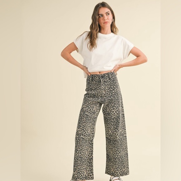 Leopard Denim - Picture 7 of 8